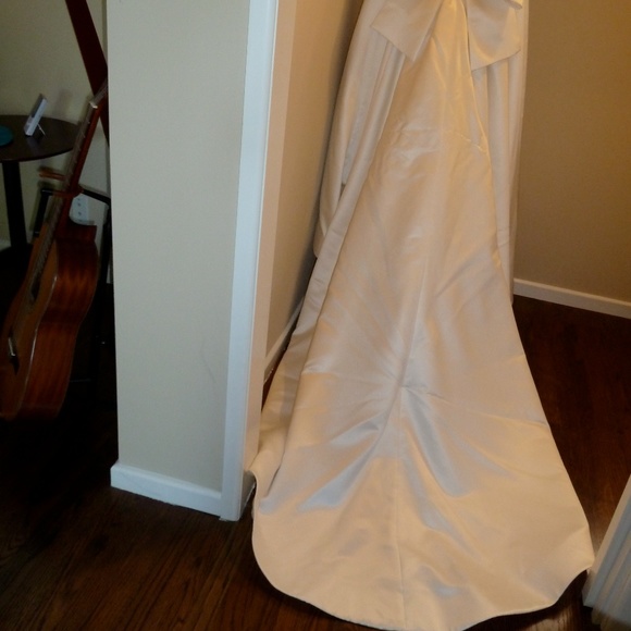 "NEW" DESIGNER WEDDING DRESS SCASSI BRIDE - Picture 7 of 8